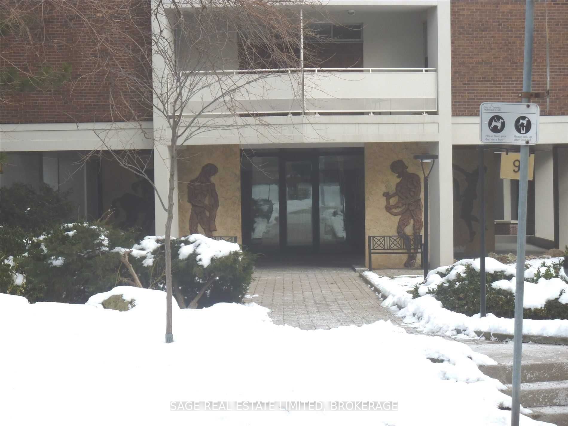 9 Deer Park Cres, #801