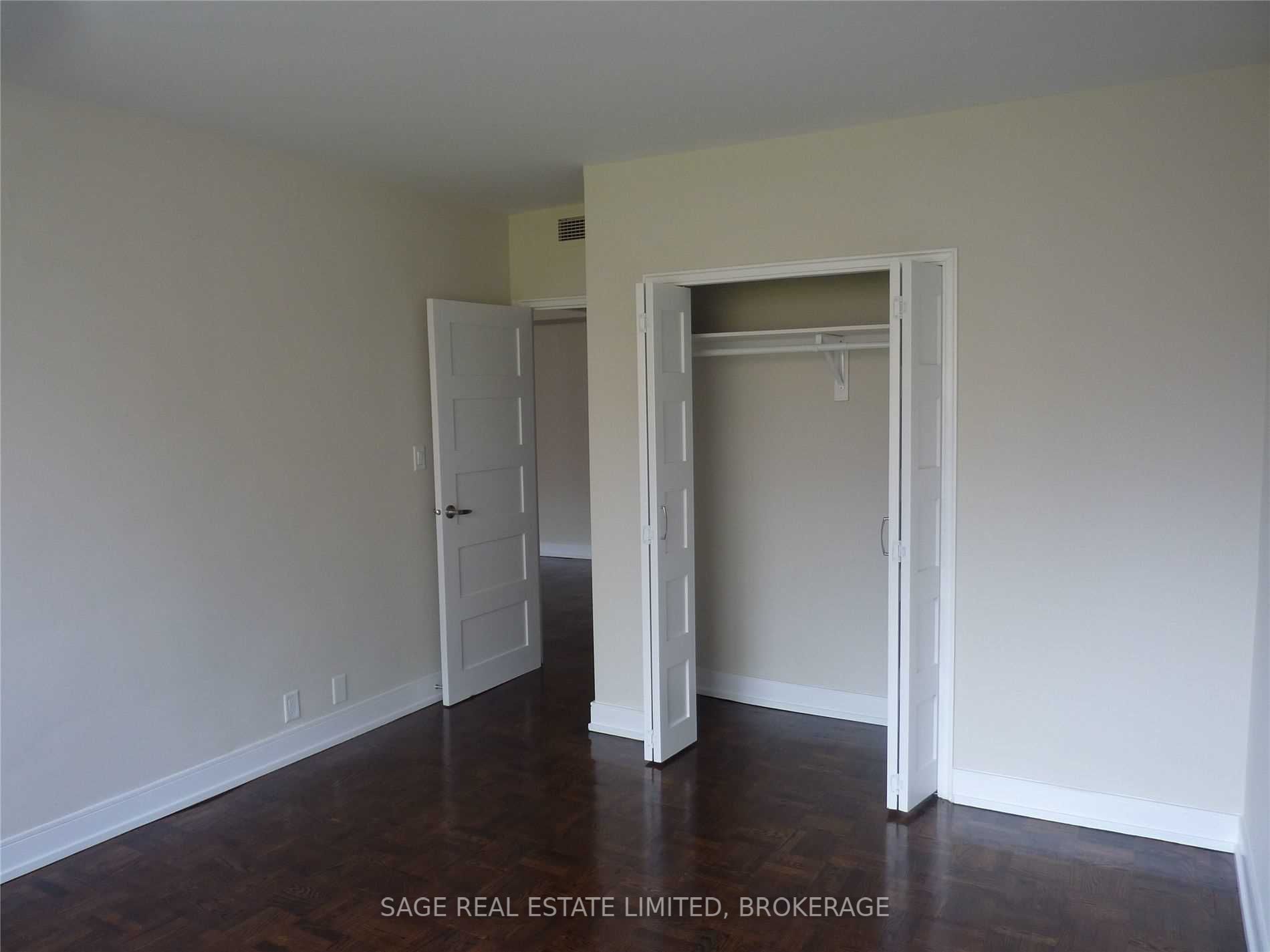 9 Deer Park Cres, #801