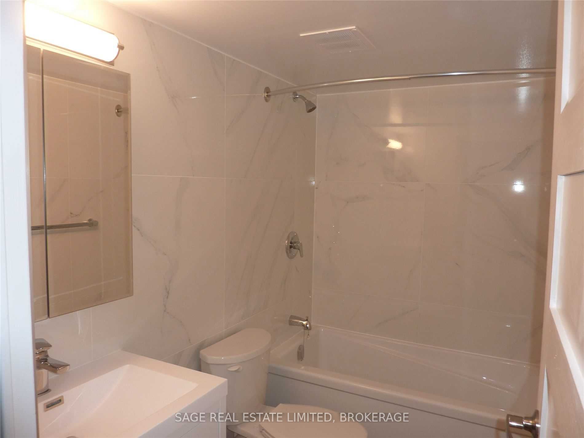 9 Deer Park Cres, #801