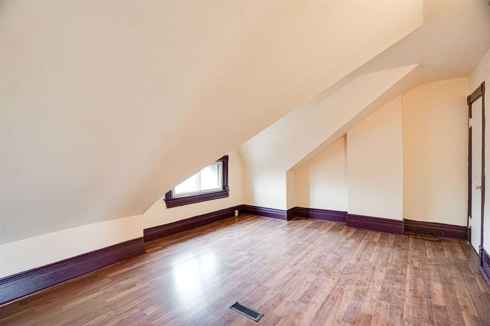 288 Ossington Ave