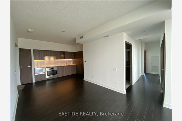 17 Bathurst St, Toronto