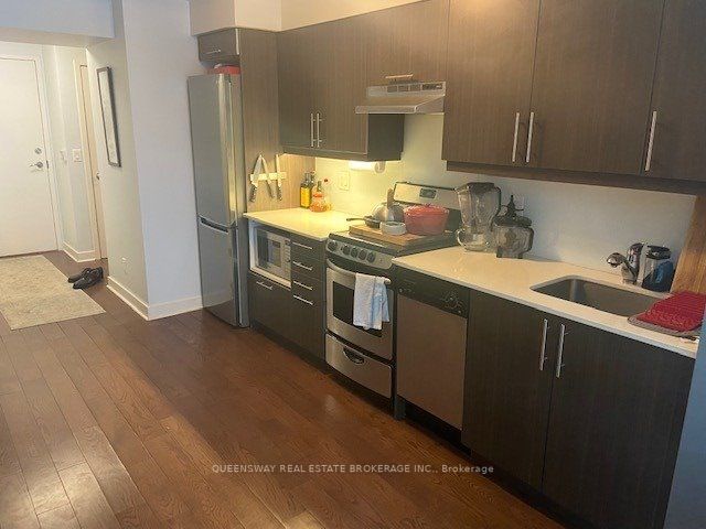 320 Richmond St E, #208