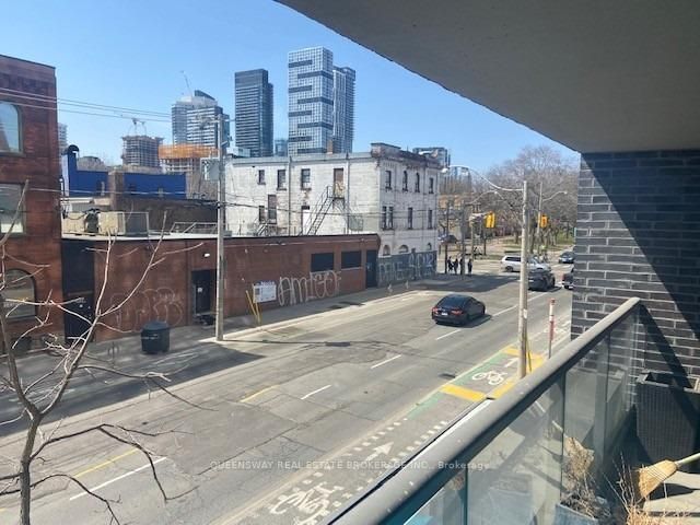 320 Richmond St E, #208