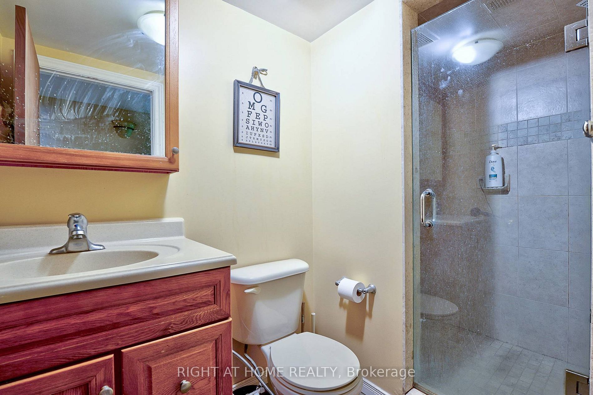 15 Acton Ave