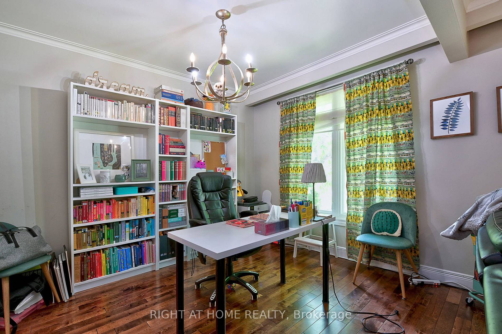 15 Acton Ave