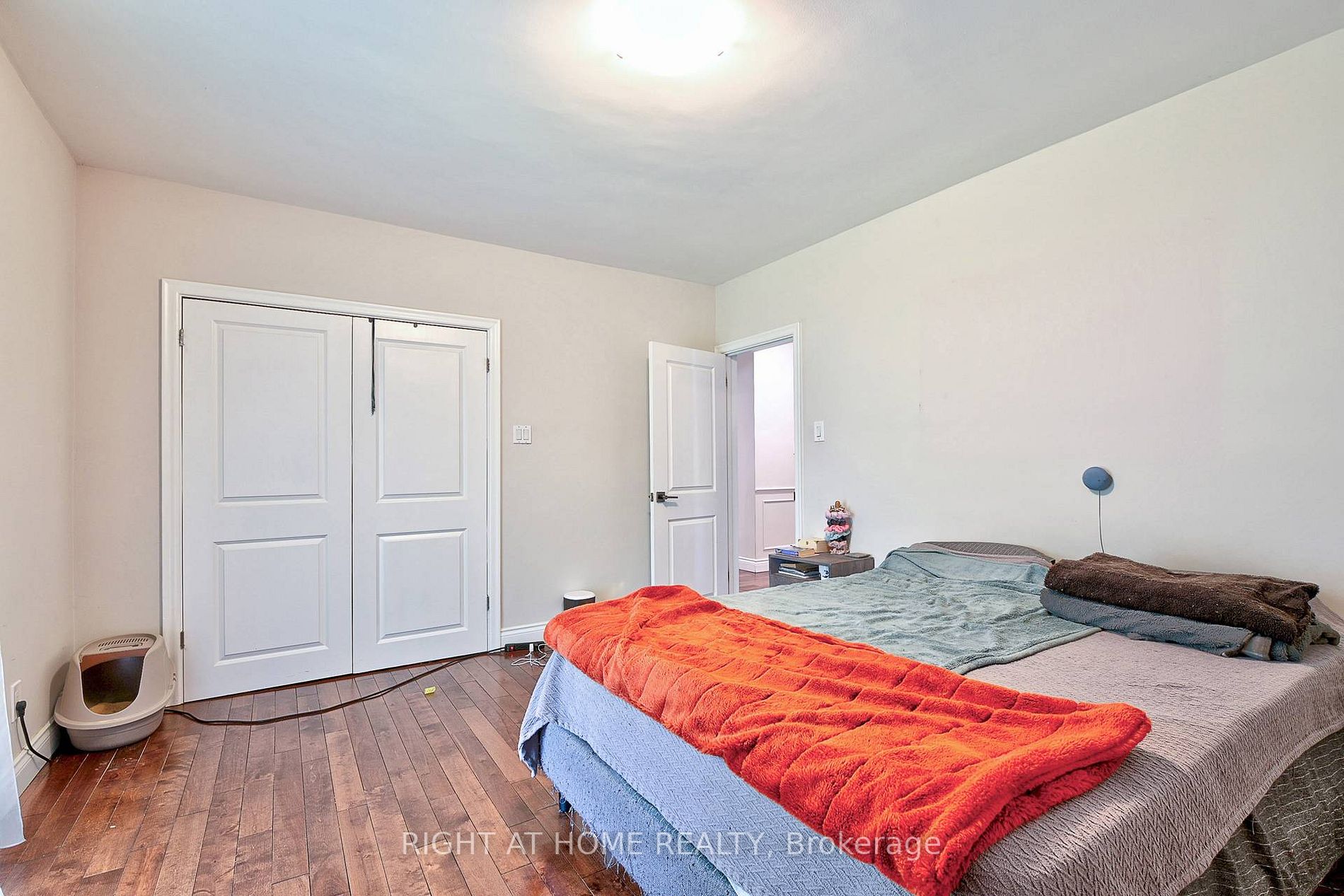 15 Acton Ave