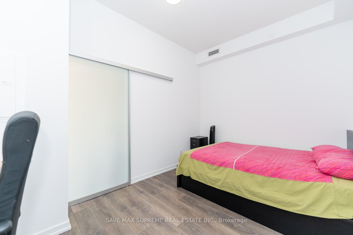 32 Forest Manor Rd, #209