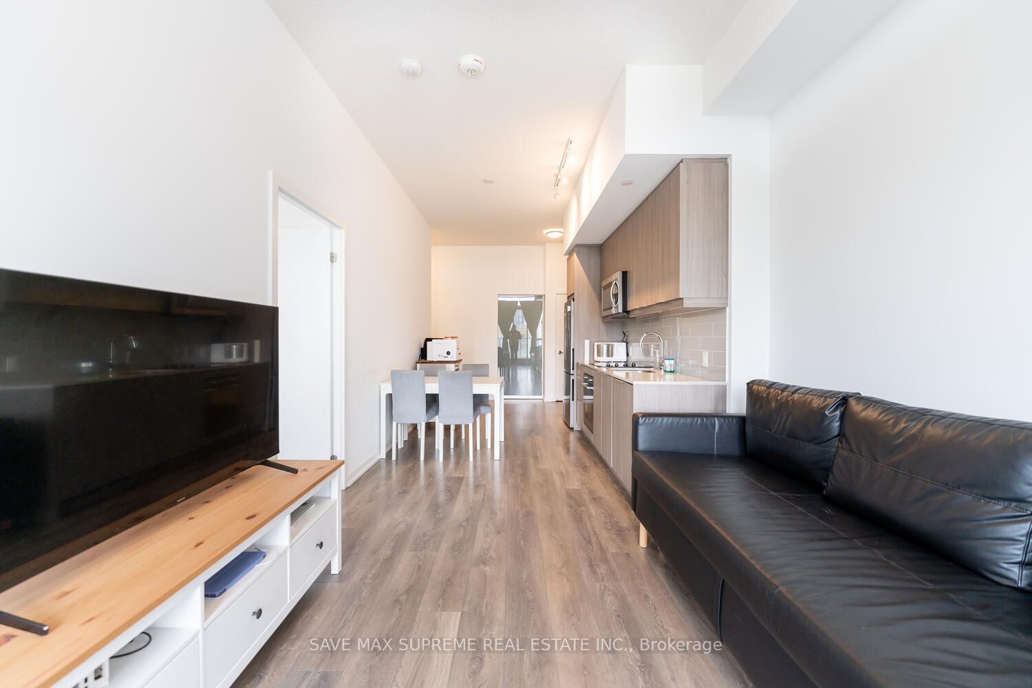 32 Forest Manor Rd, #209