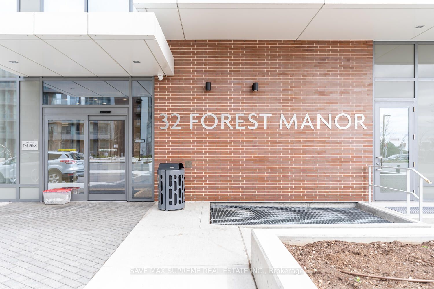 32 Forest Manor Rd, #209