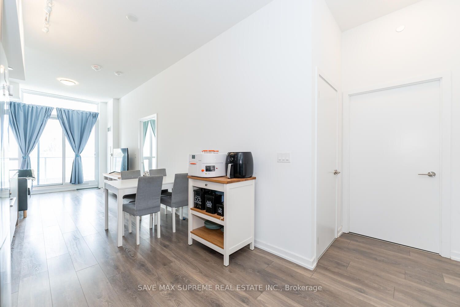 32 Forest Manor Rd, #209