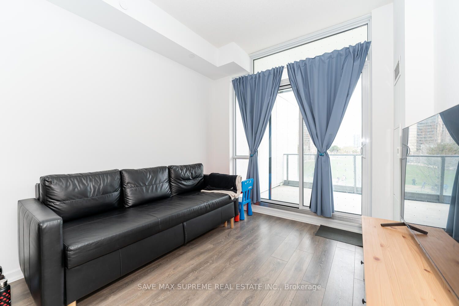 32 Forest Manor Rd, #209