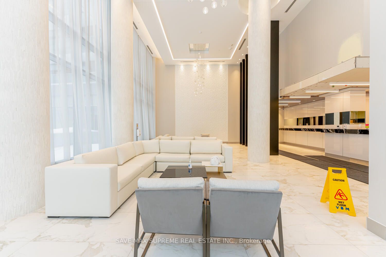 32 Forest Manor Rd, #209