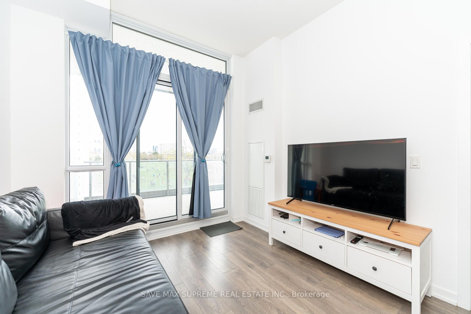 32 Forest Manor Rd, #209