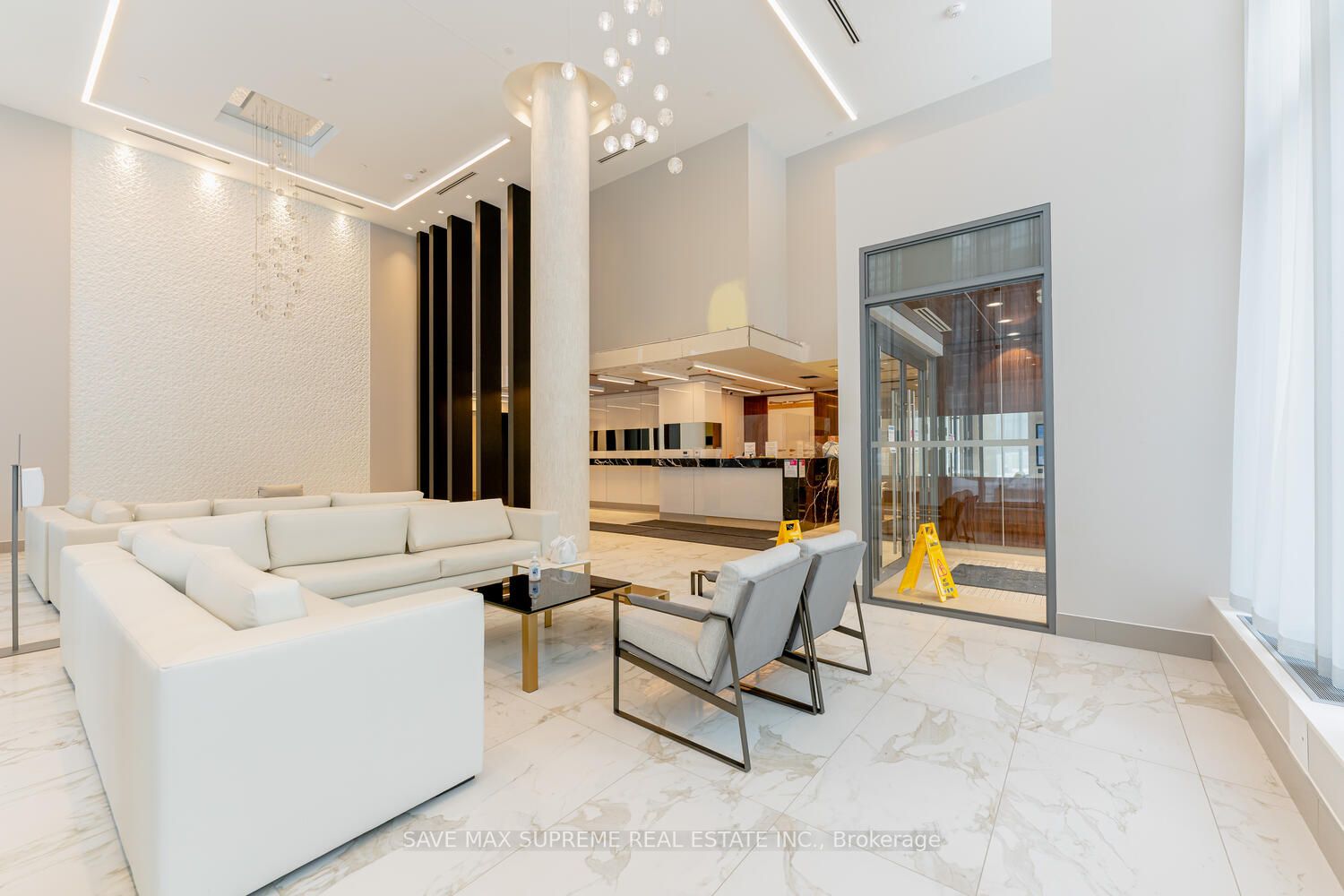 32 Forest Manor Rd, #209