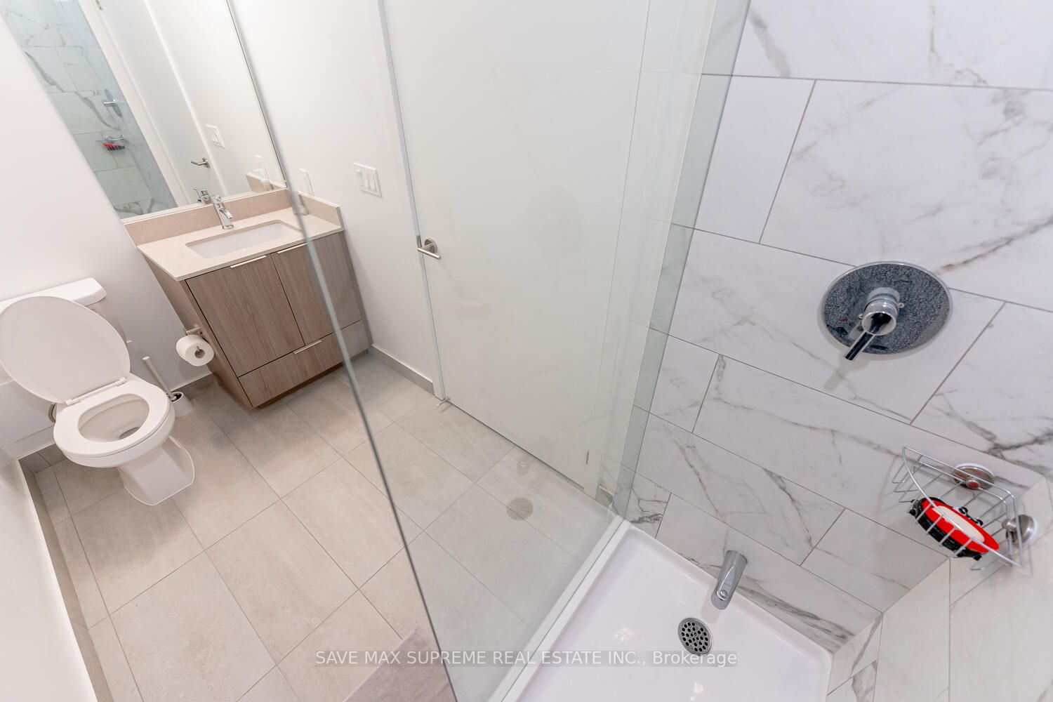 32 Forest Manor Rd, #209