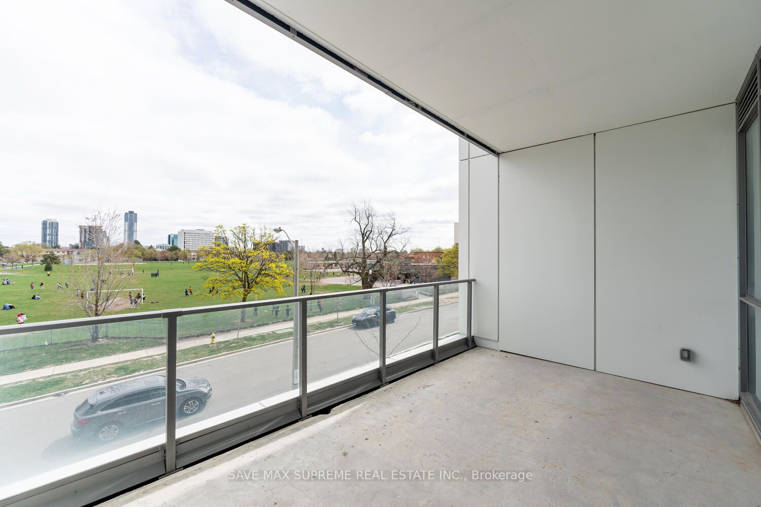 32 Forest Manor Rd, #209