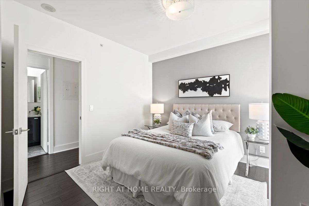 32 Davenport Road, #304