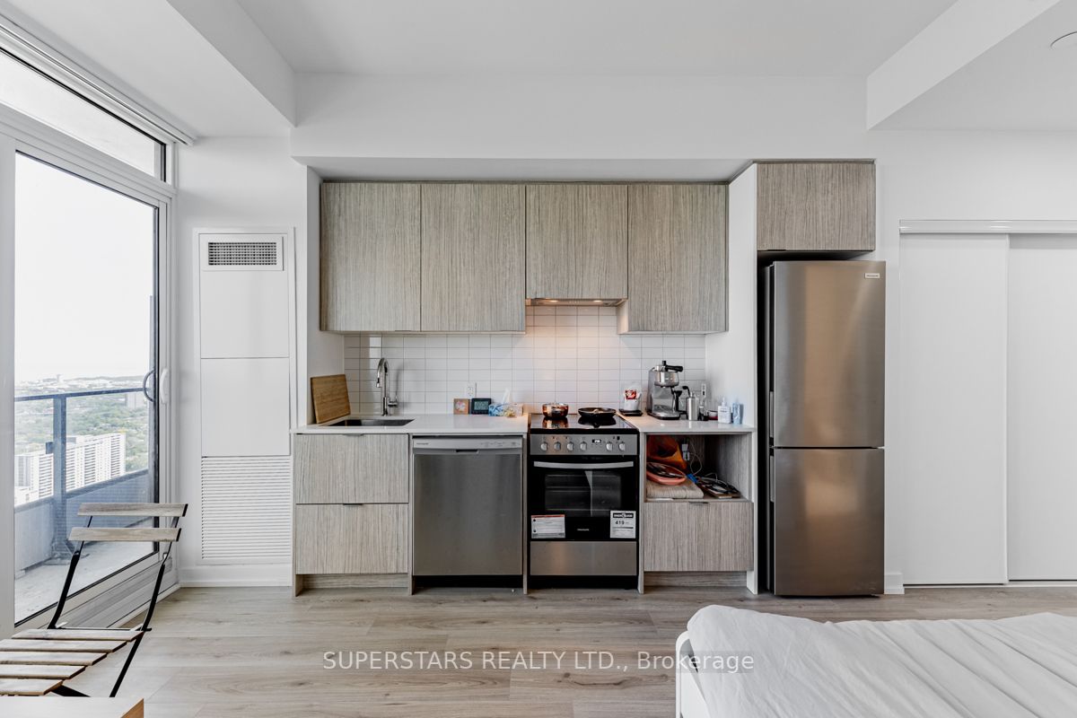 395 Bloor St E, #4508