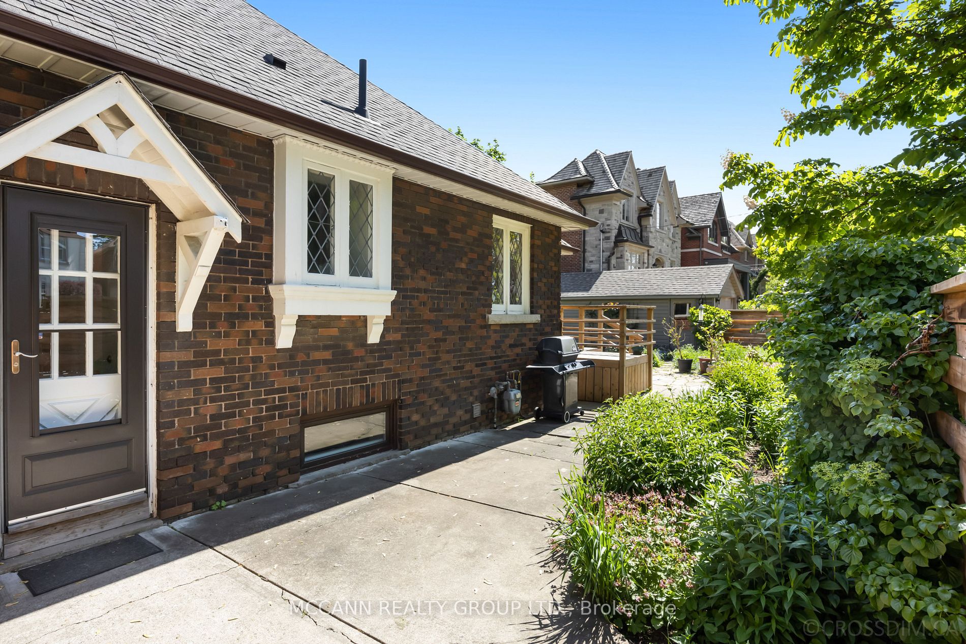 48 Joicey Blvd