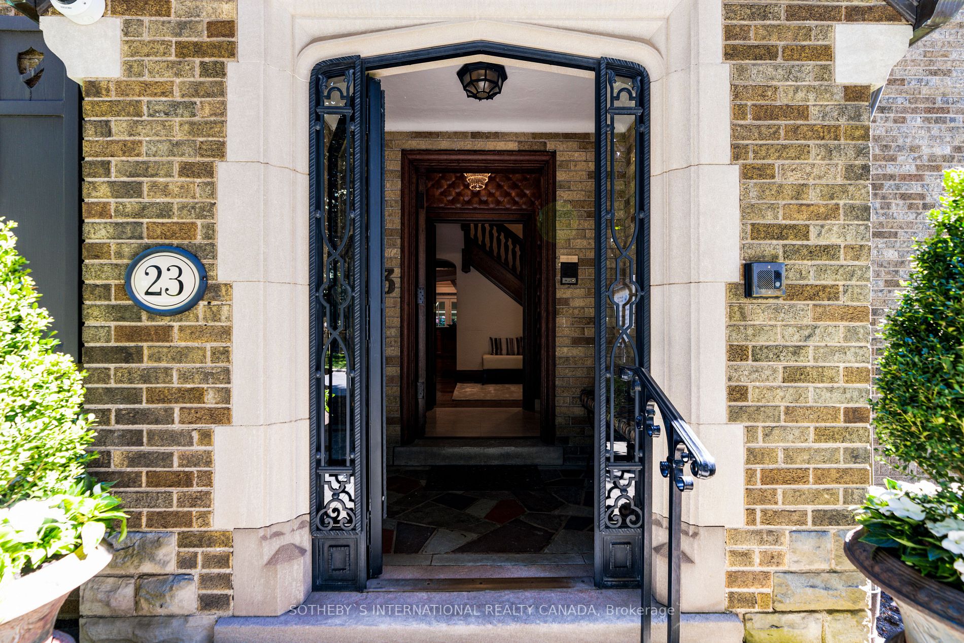 23 Dewbourne Ave