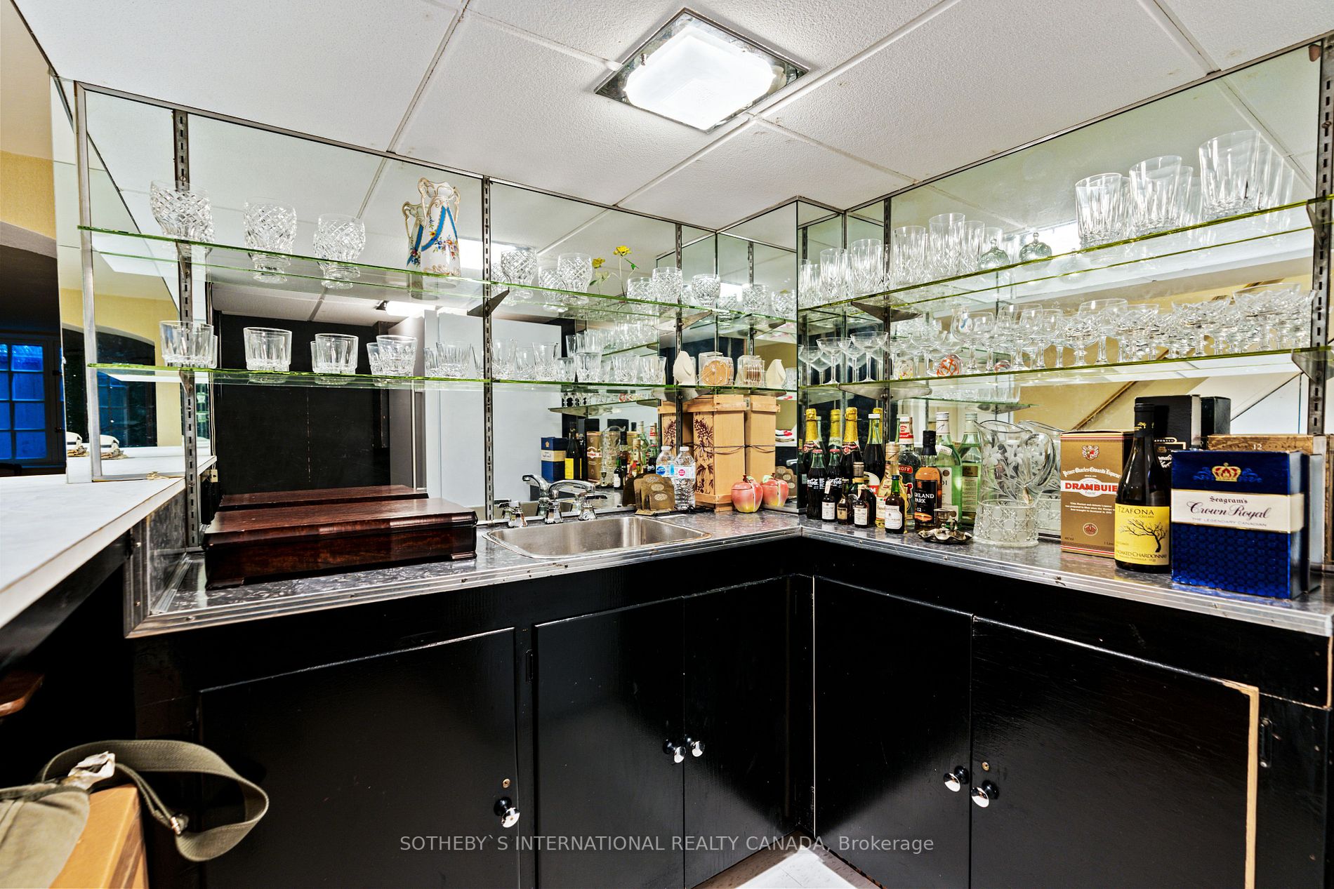 23 Dewbourne Ave