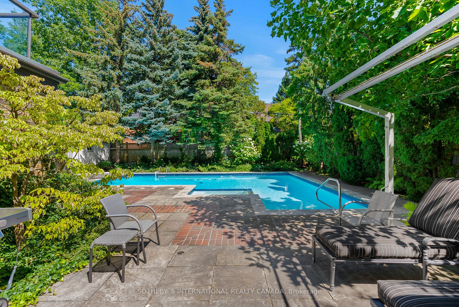 23 Dewbourne Ave