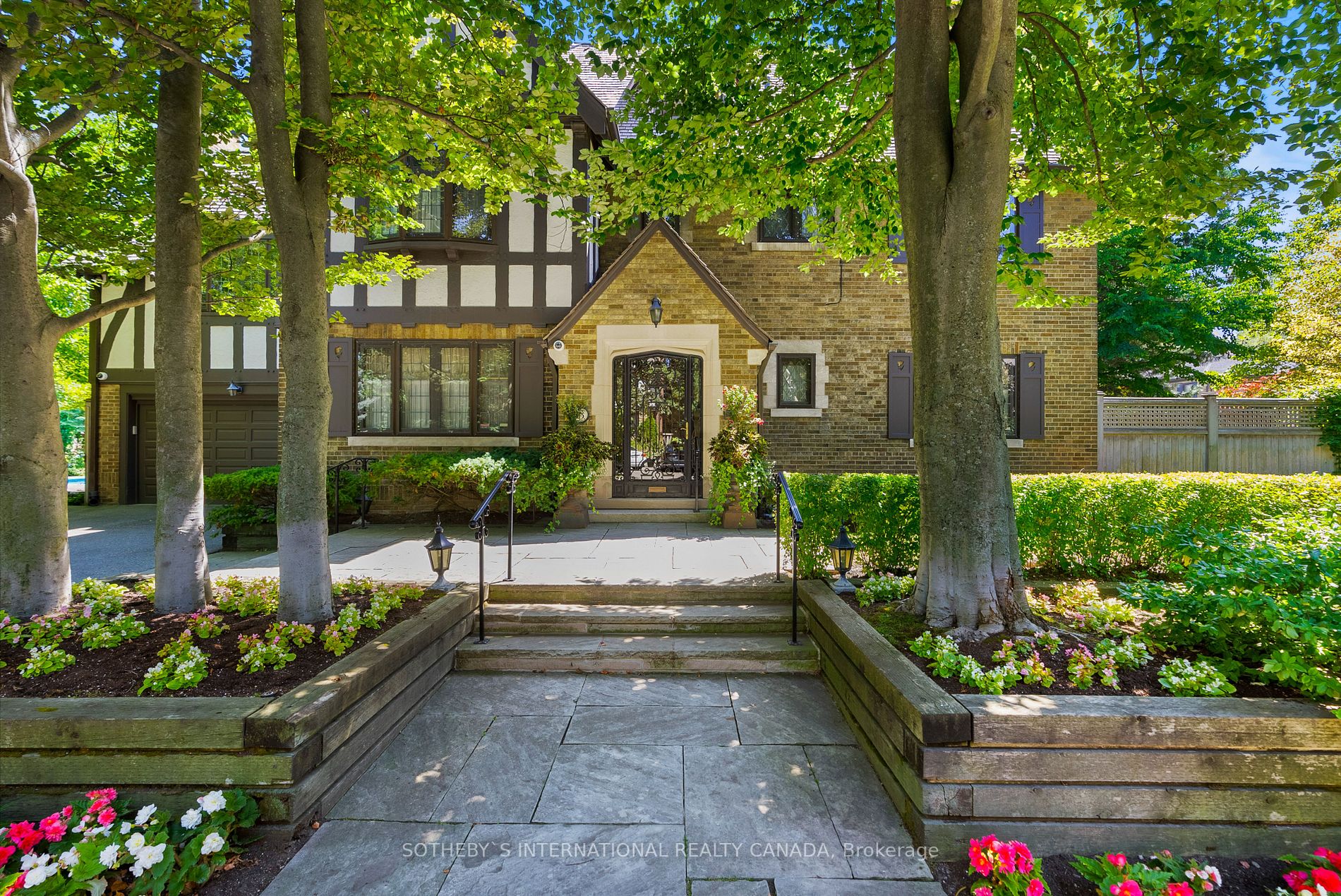 23 Dewbourne Ave