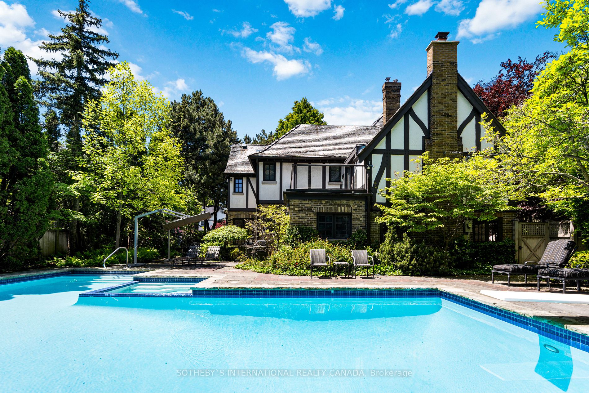 23 Dewbourne Ave