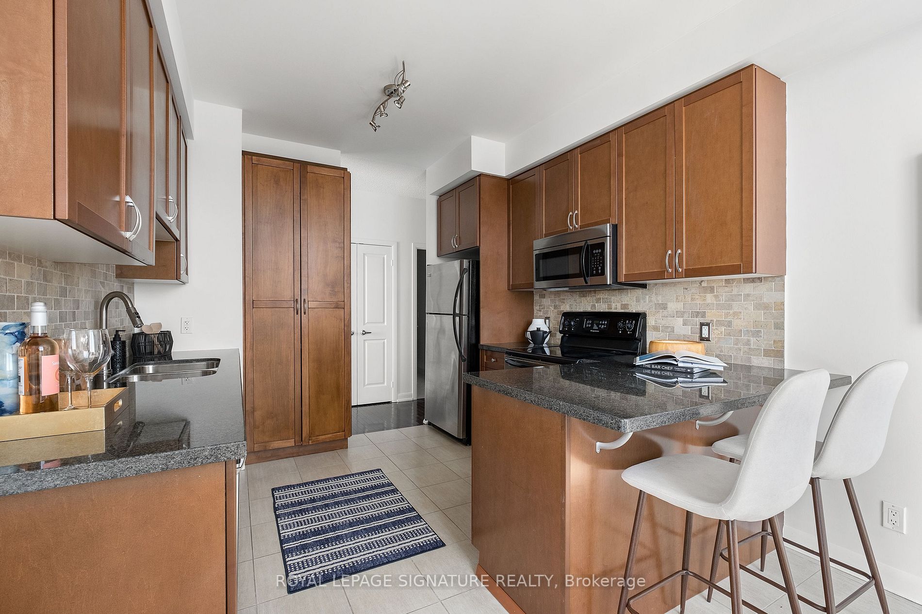 5791 Yonge St, #Ph101