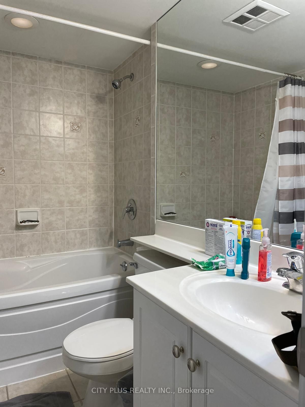 123 Eglinton Ave, #1103