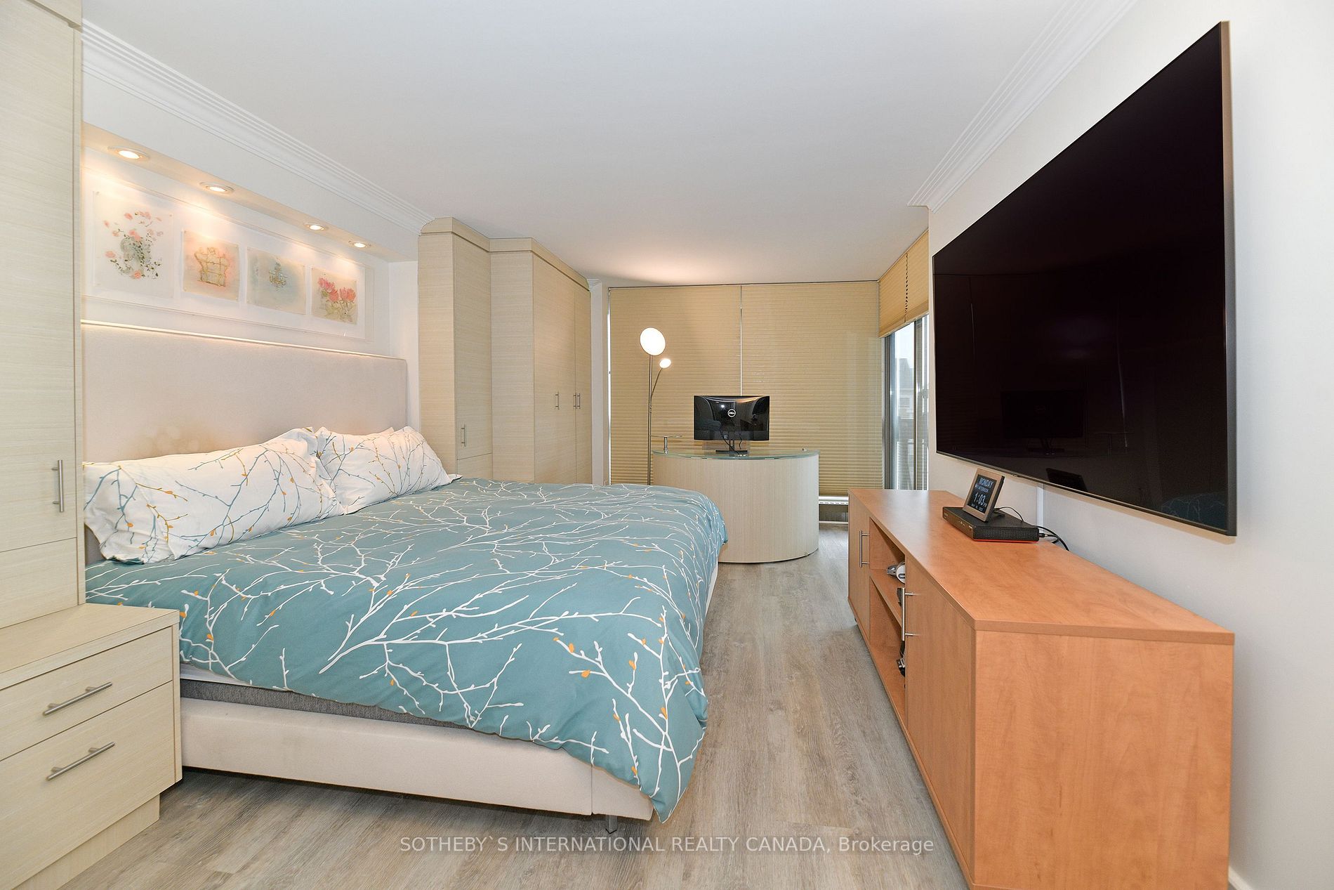 61 St Clair Ave W, #1504