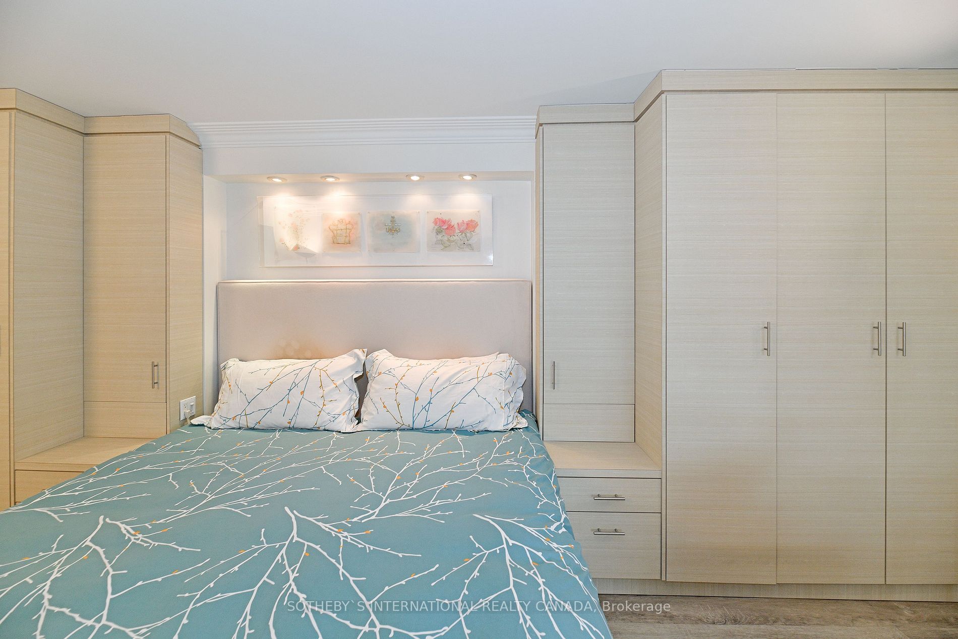61 St Clair Ave W, #1504