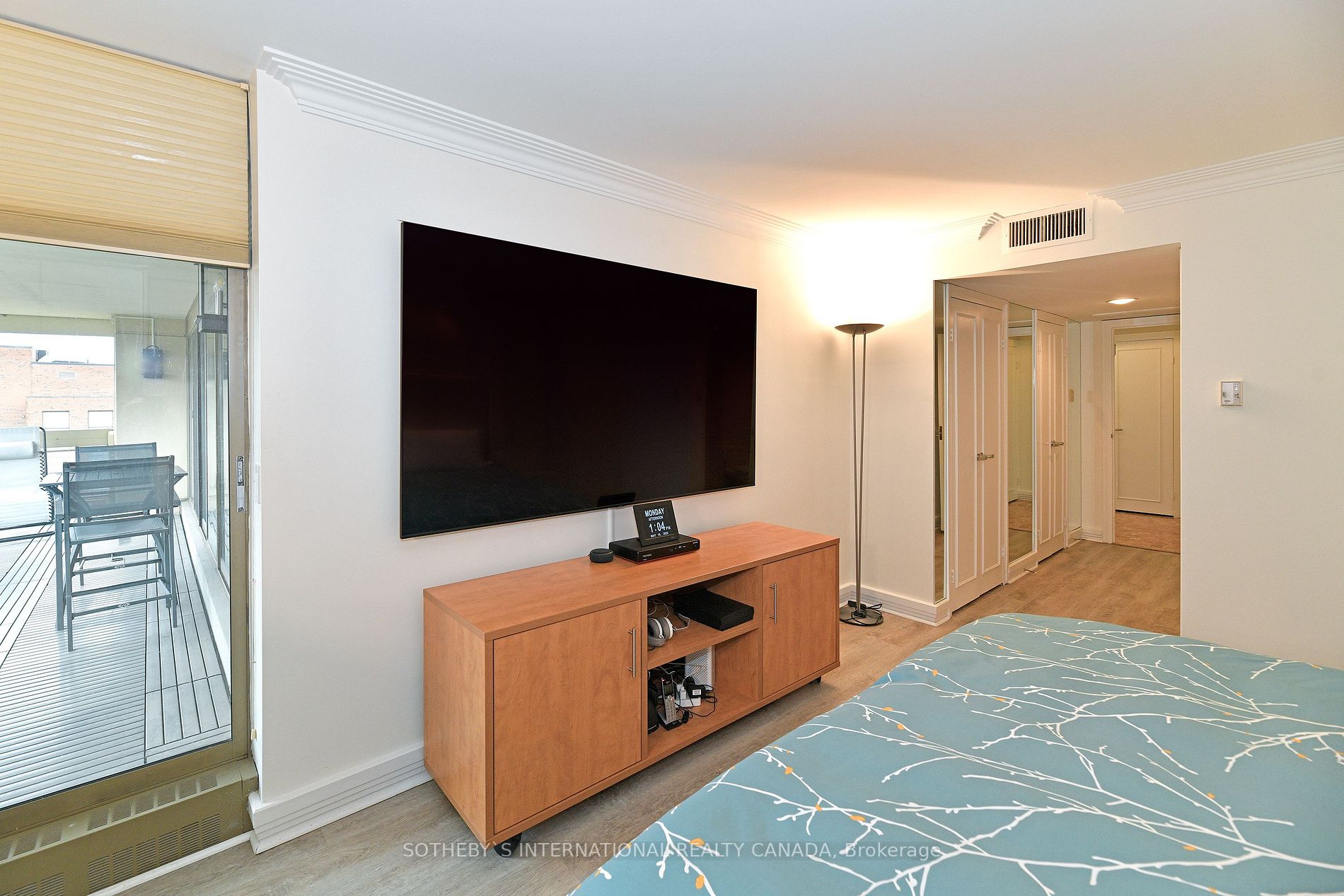 61 St Clair Ave W, #1504