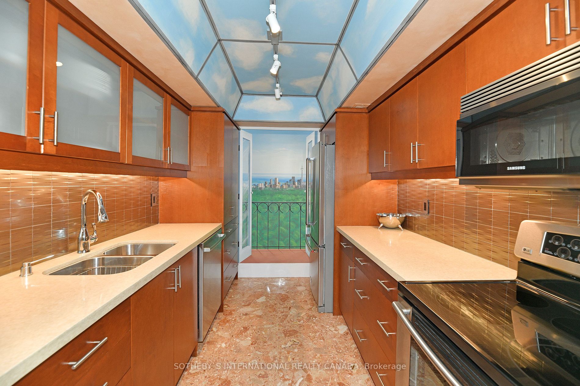 61 St Clair Ave W, #1504