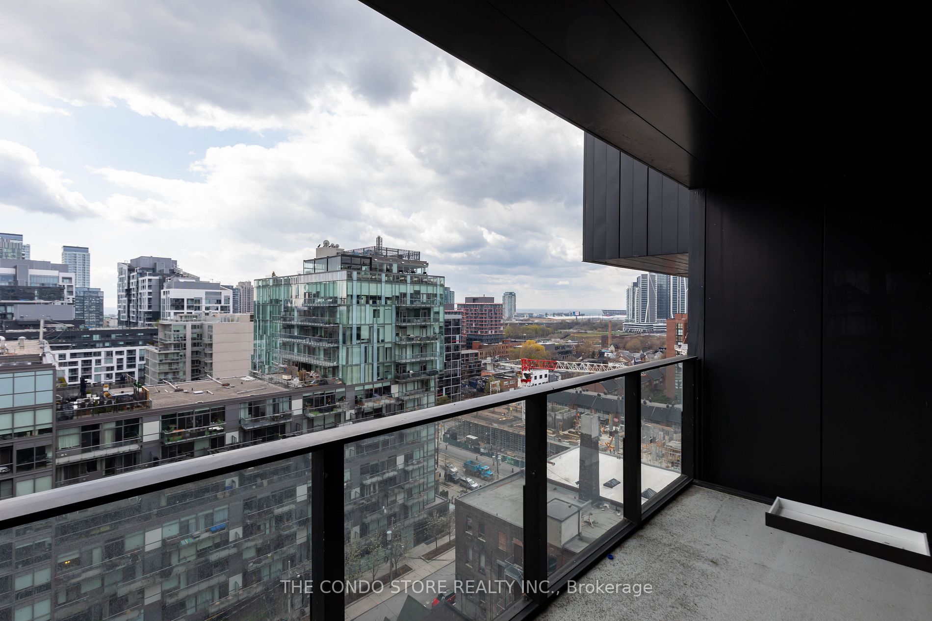 629 King Street W, #1304
