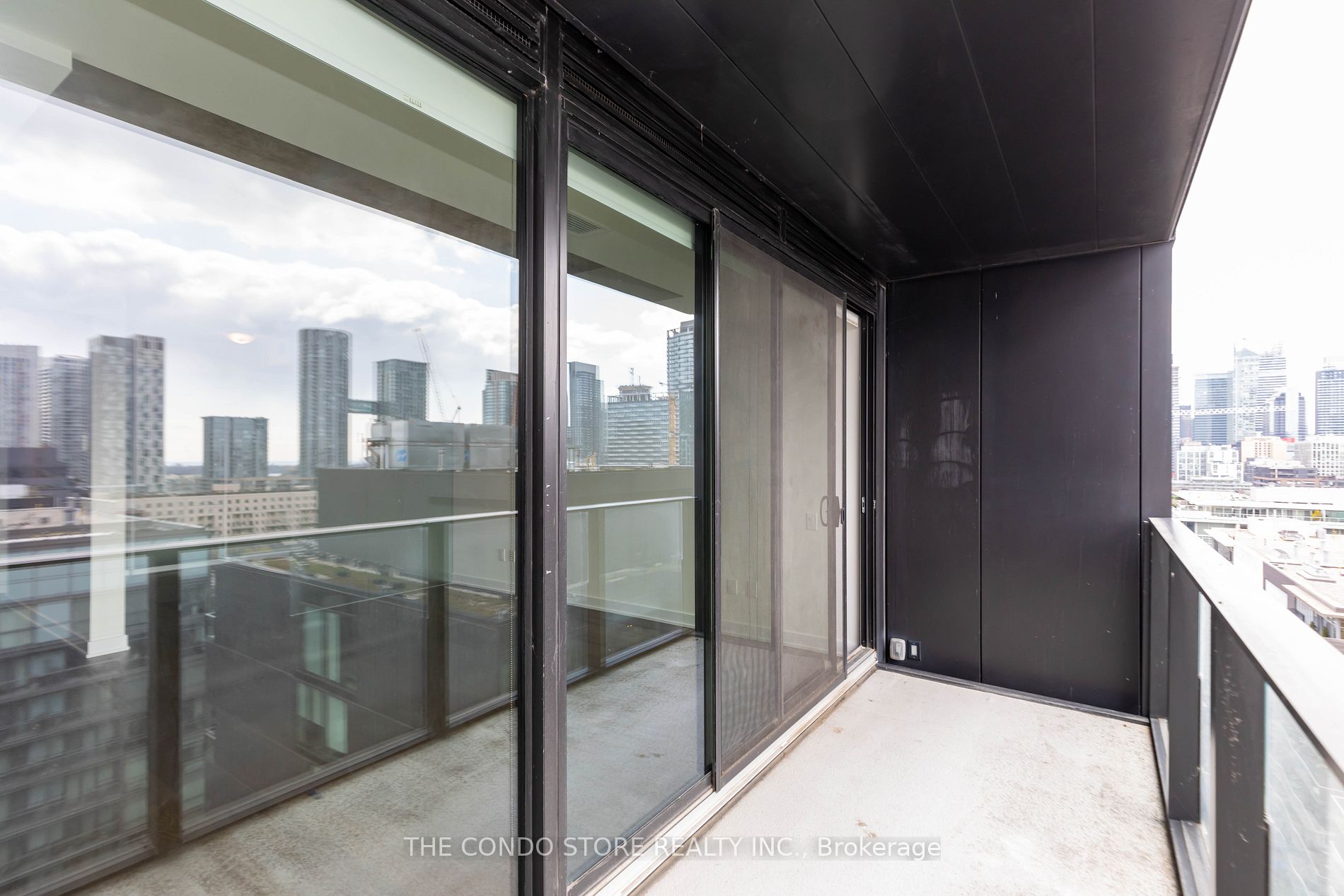 629 King Street W, #1304