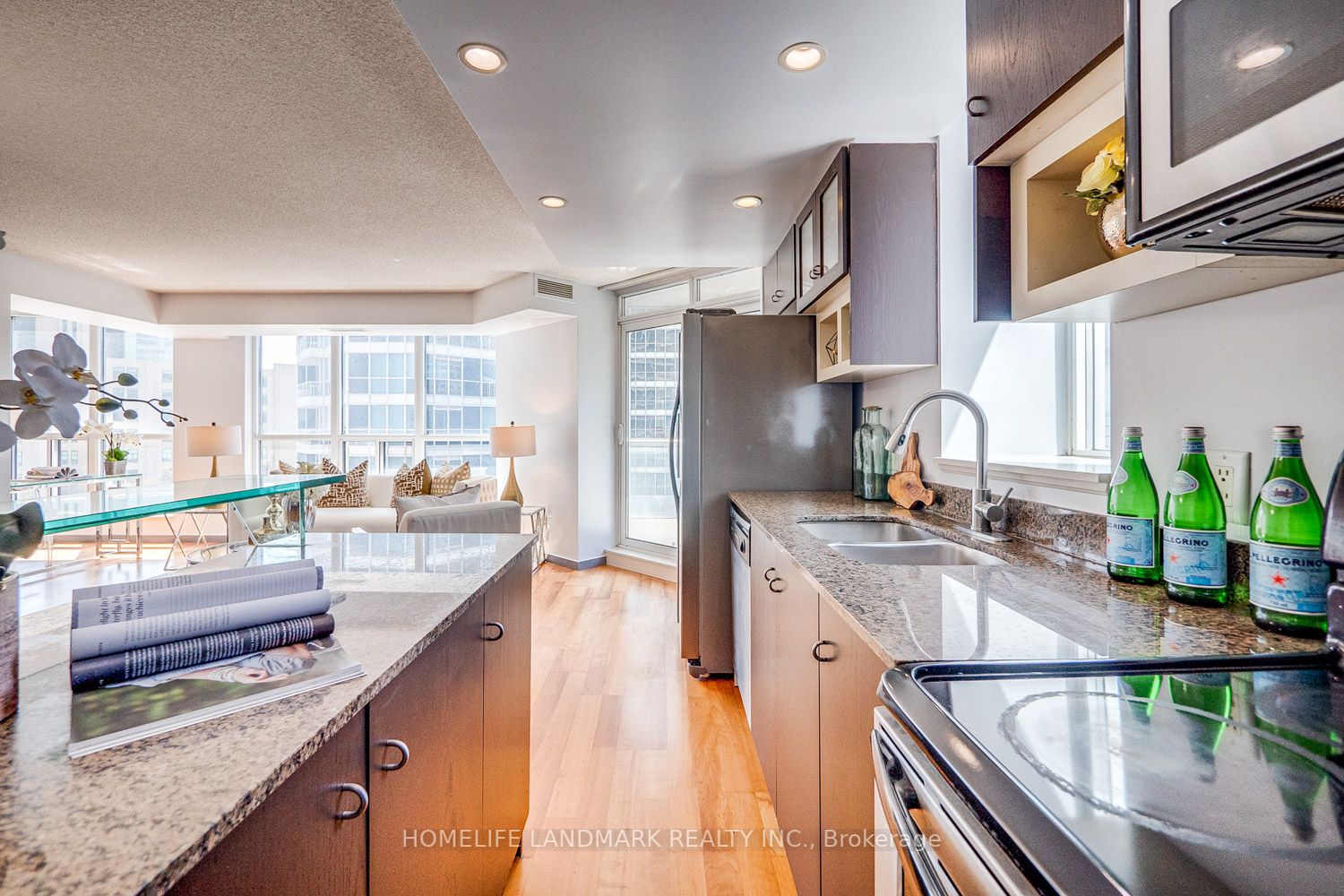 8 York St, #612