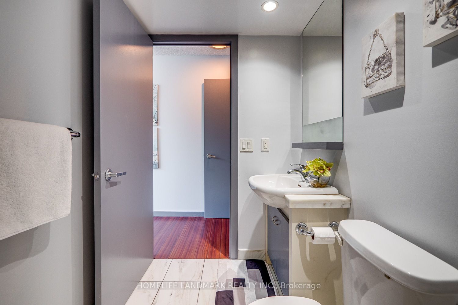 8 York St, #612