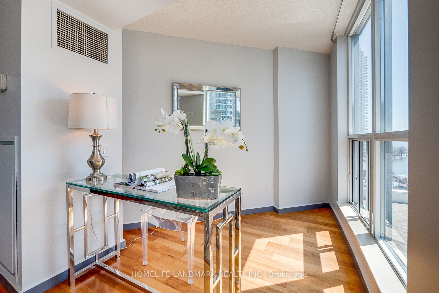 8 York St, #612