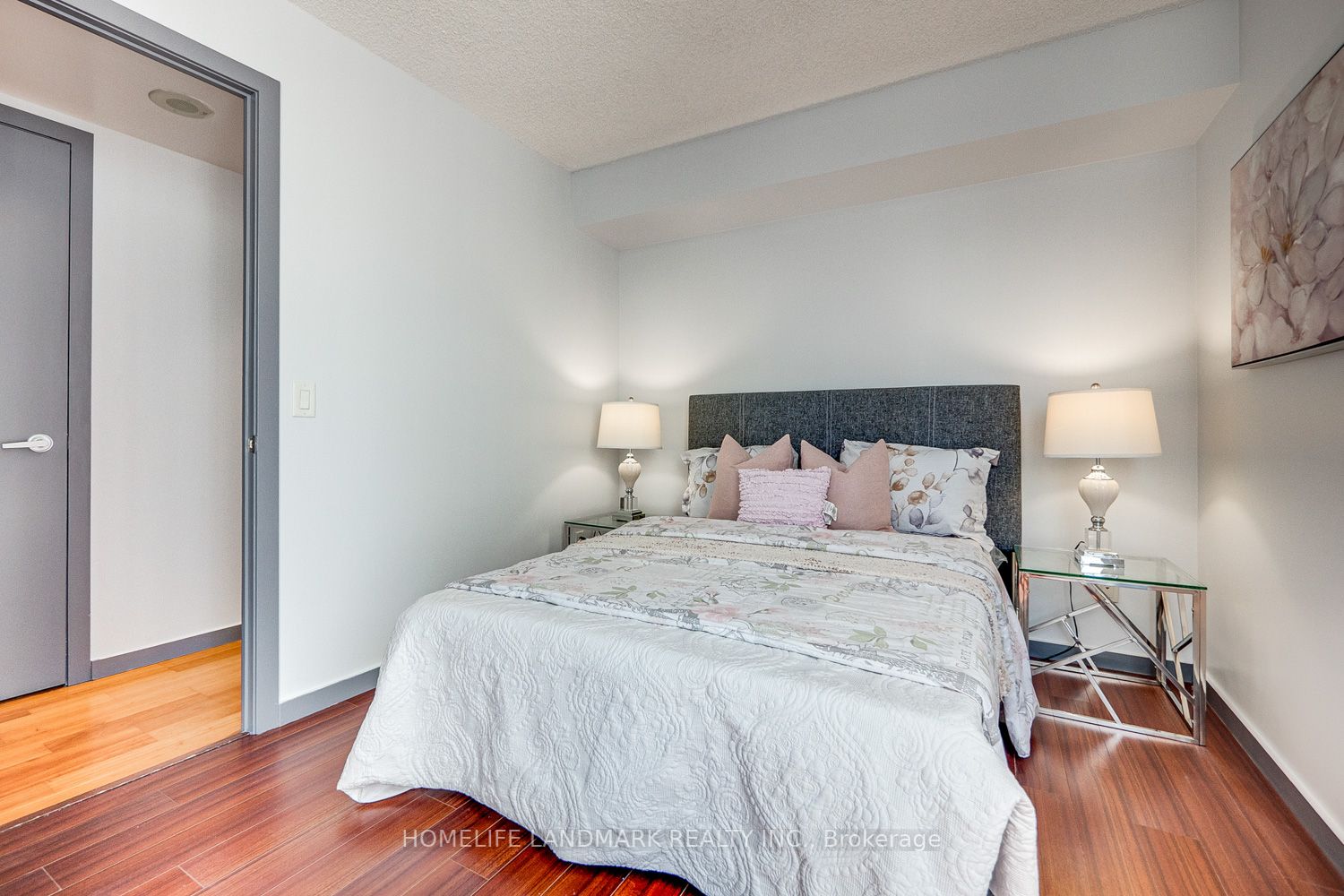 8 York St, #612