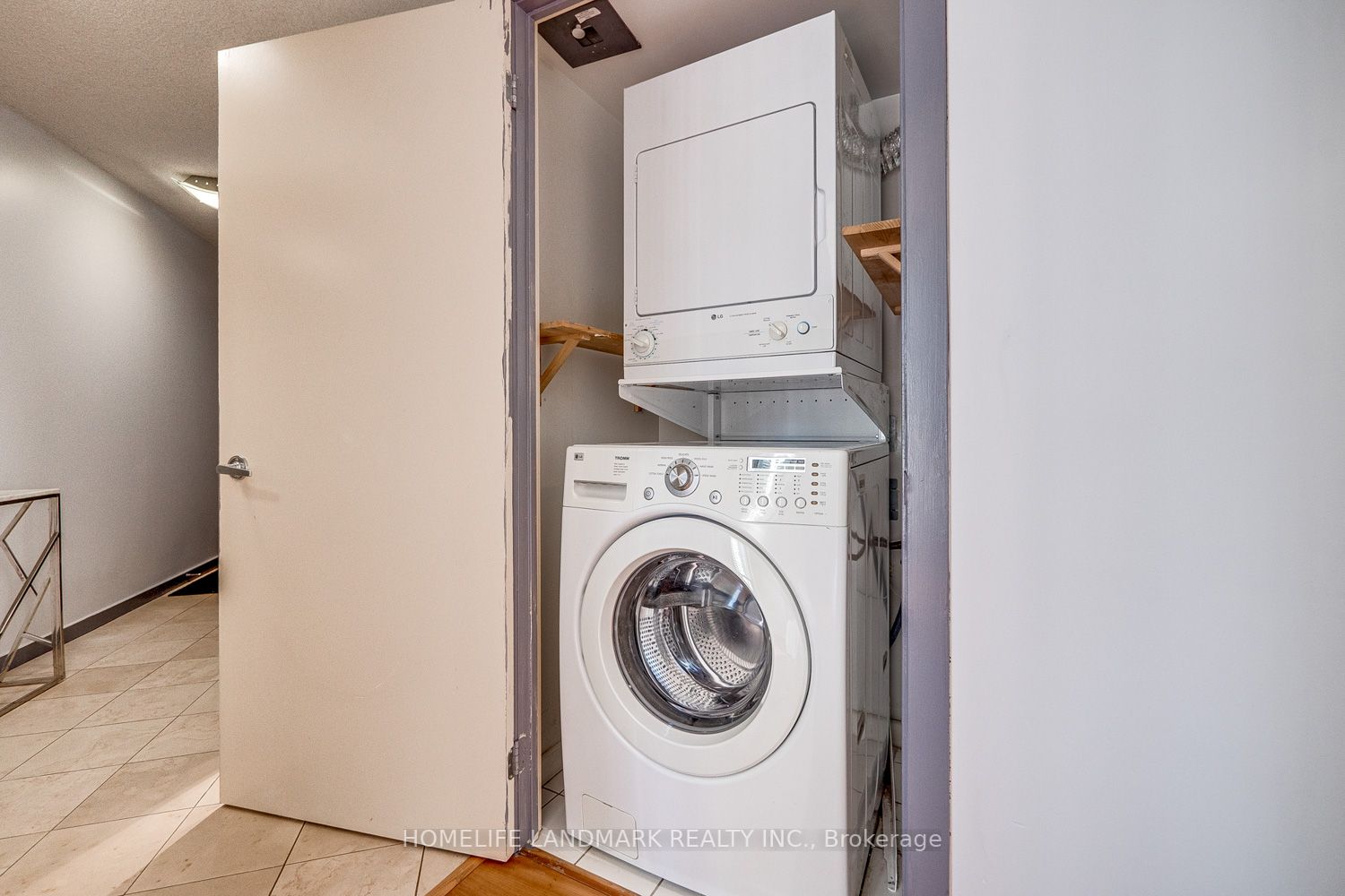 8 York St, #612