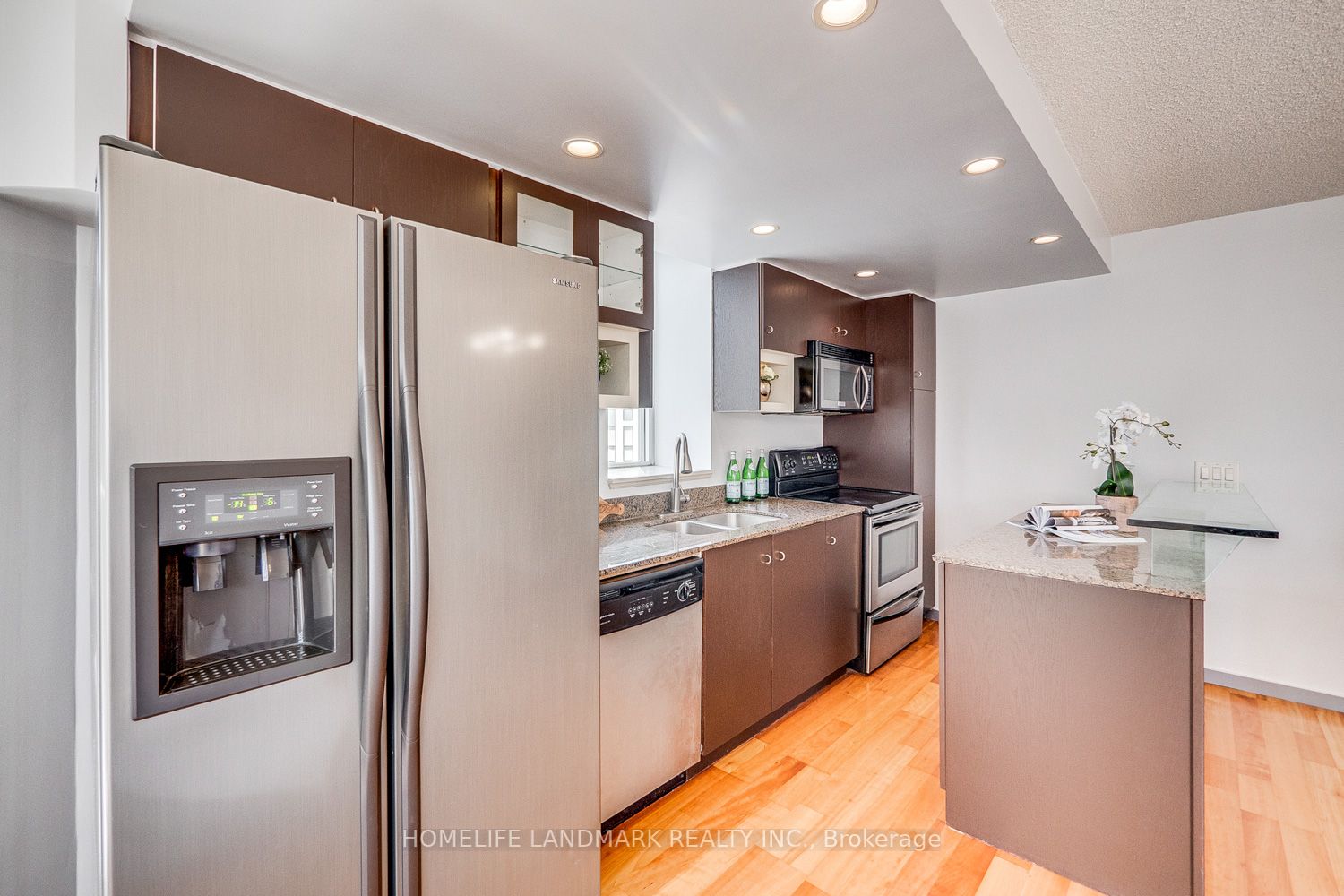 8 York St, #612