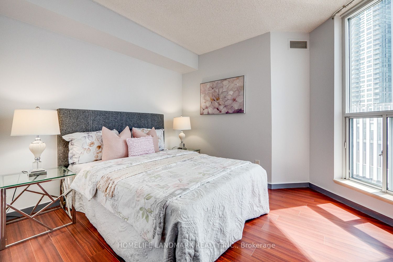 8 York St, #612