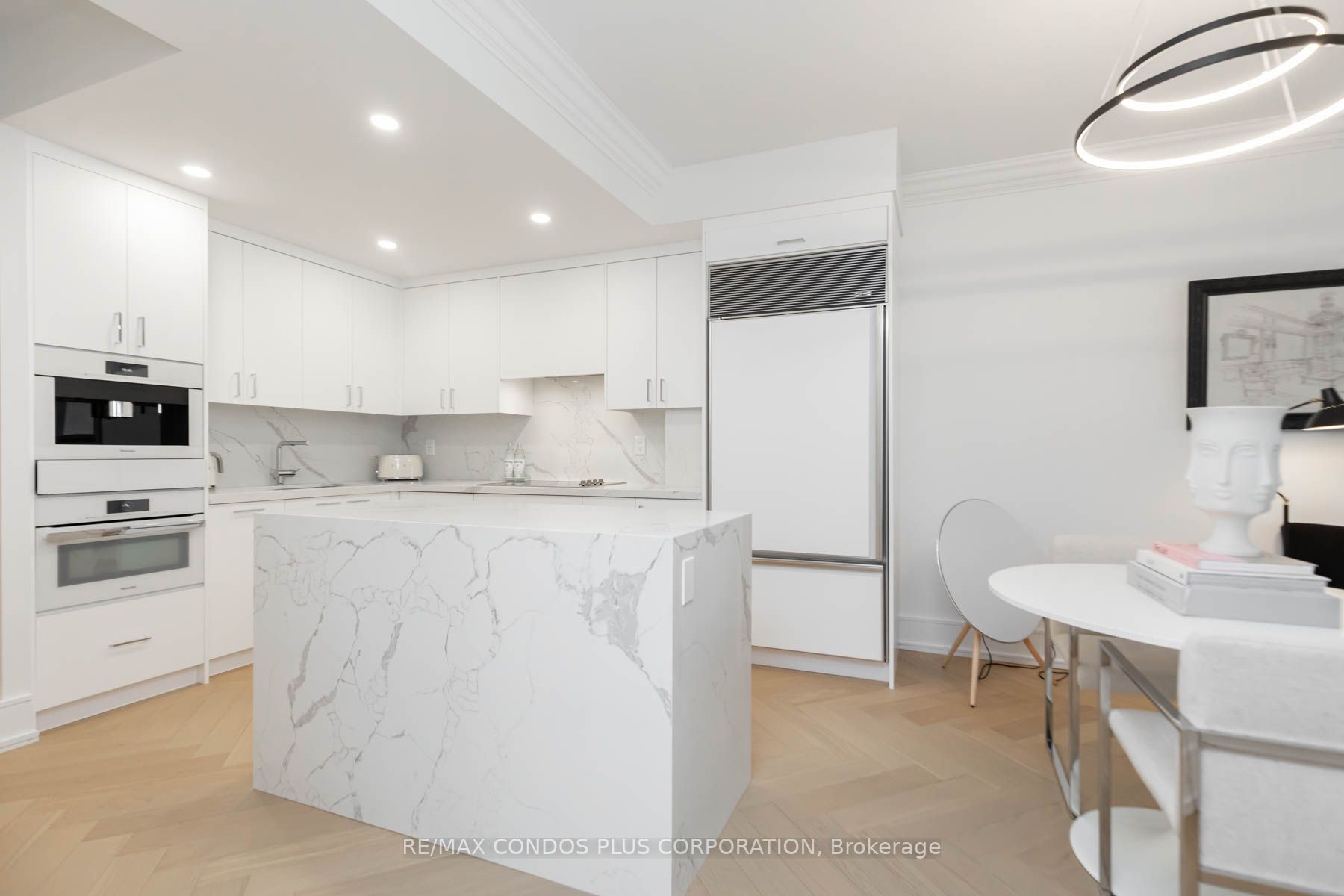 10 Bellair St, #801