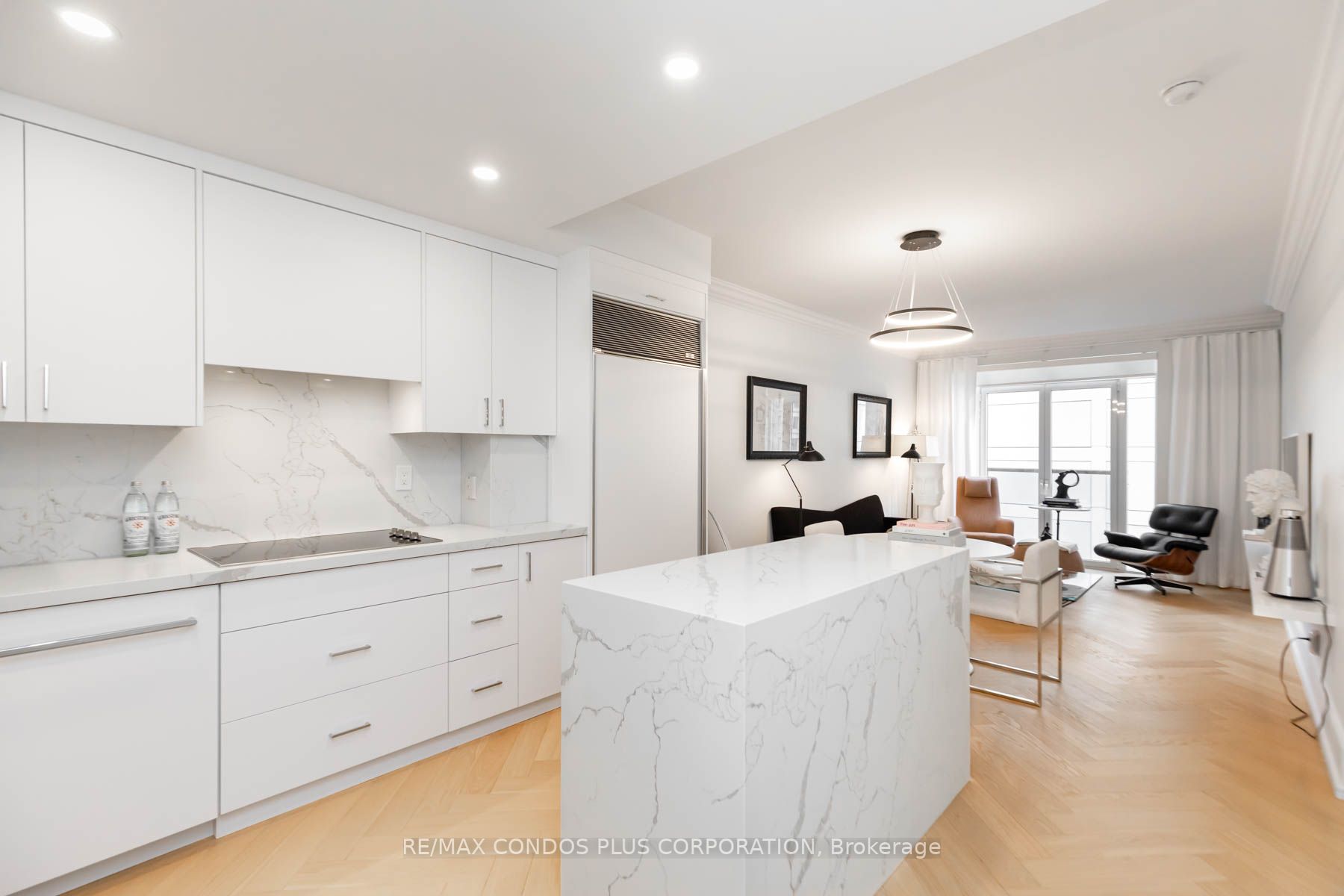 10 Bellair St, #801