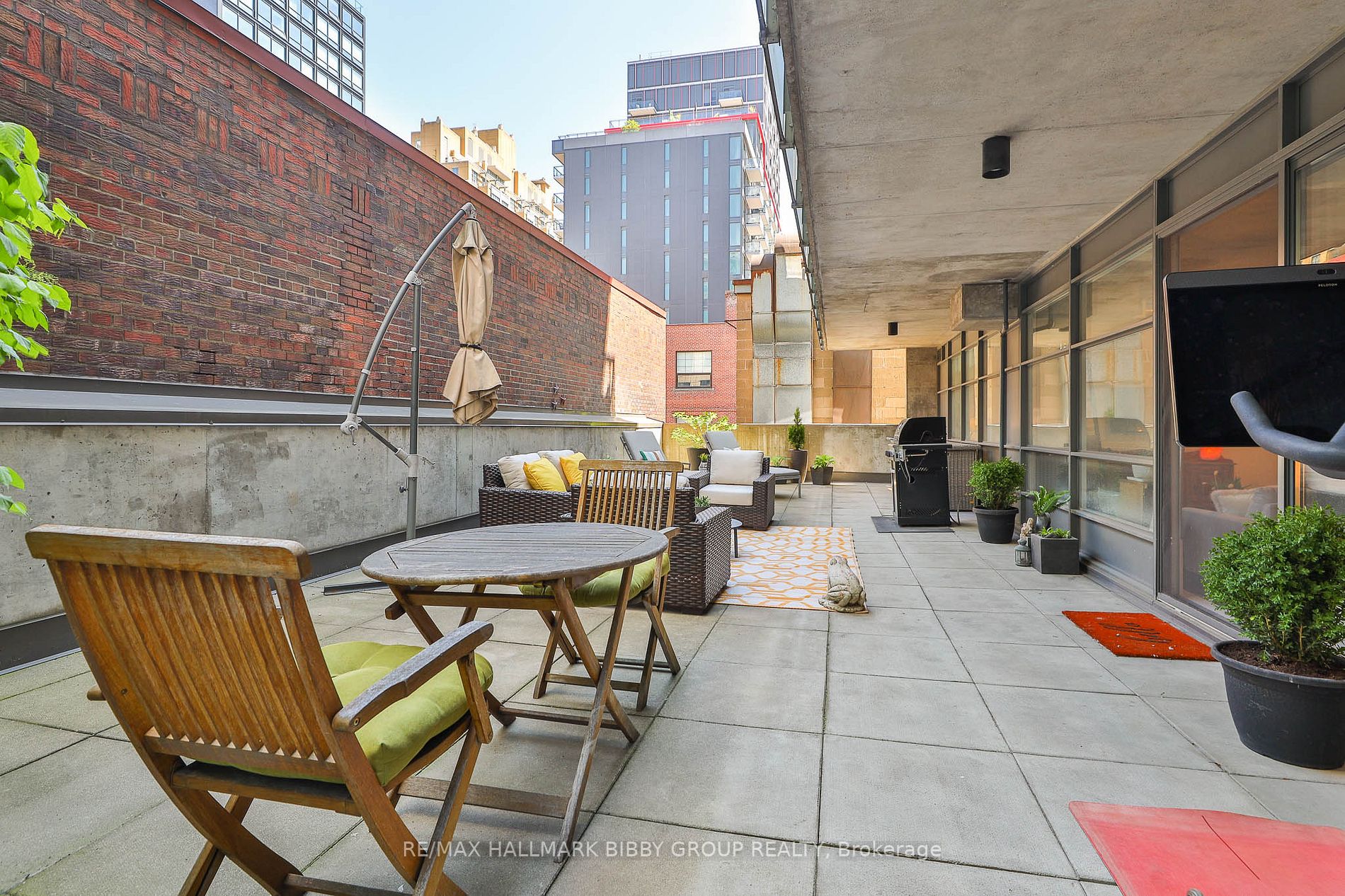 42 Camden Street, #203