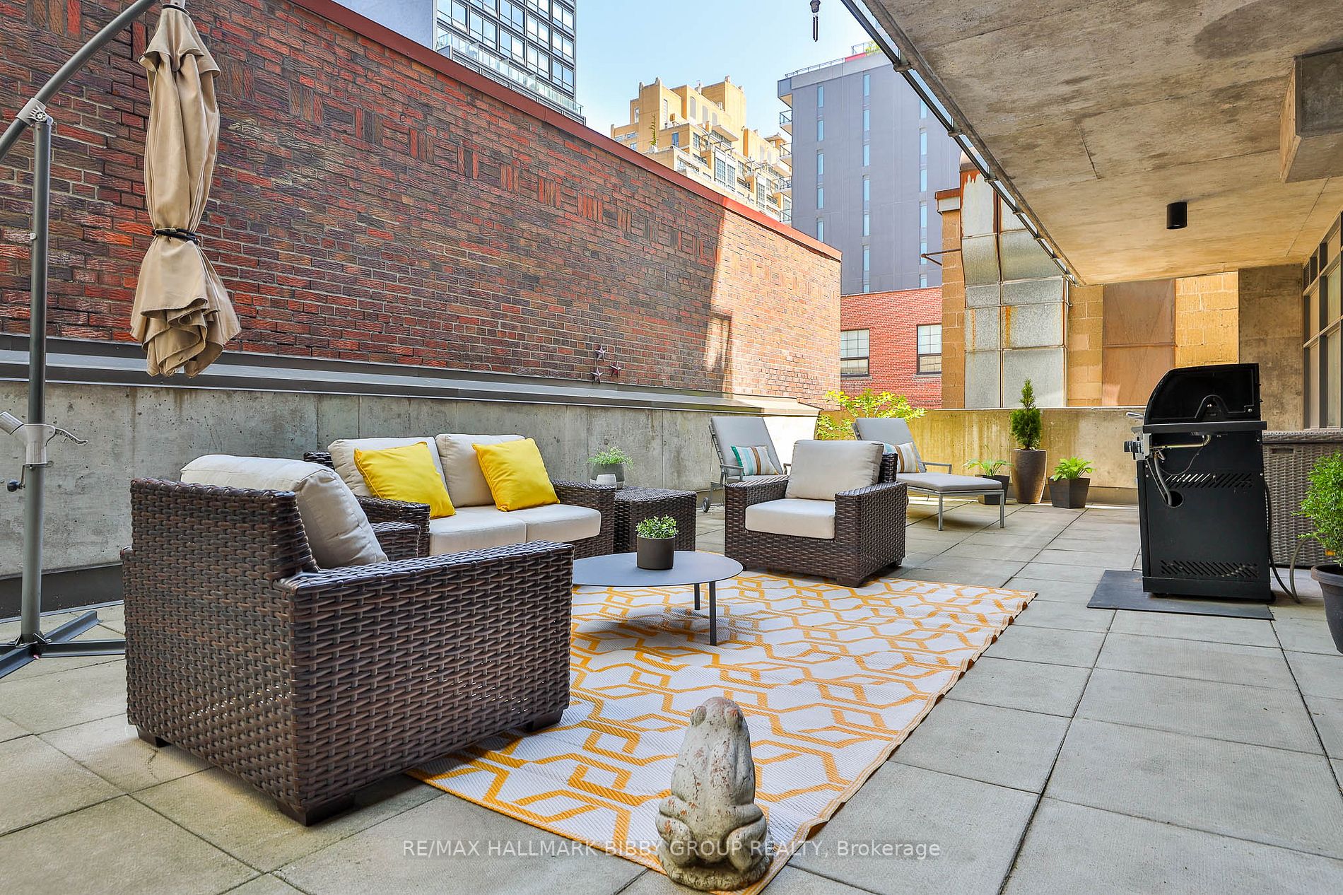 42 Camden Street, #203