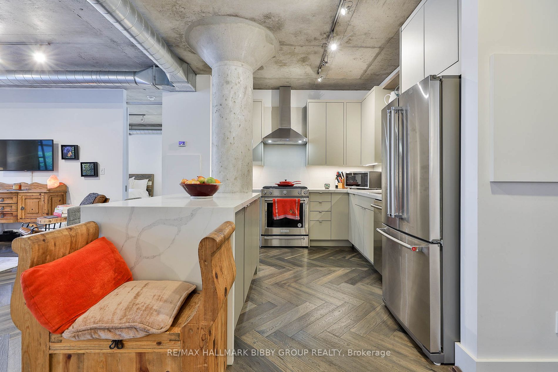 42 Camden Street, #203