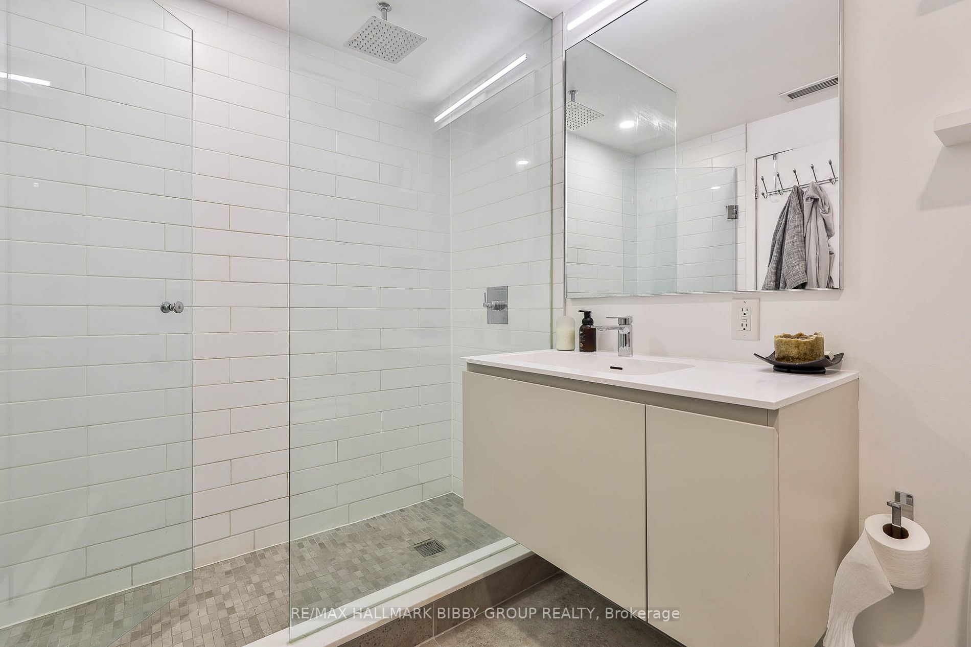 42 Camden Street, #203