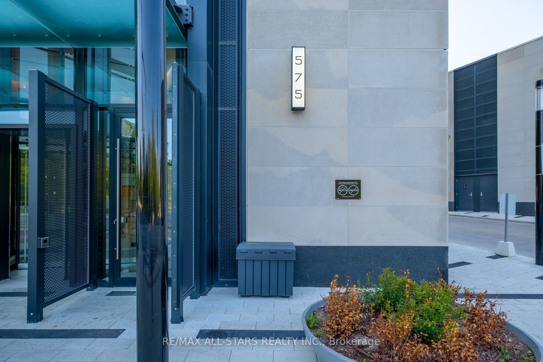 575 Bloor Street E, #2302